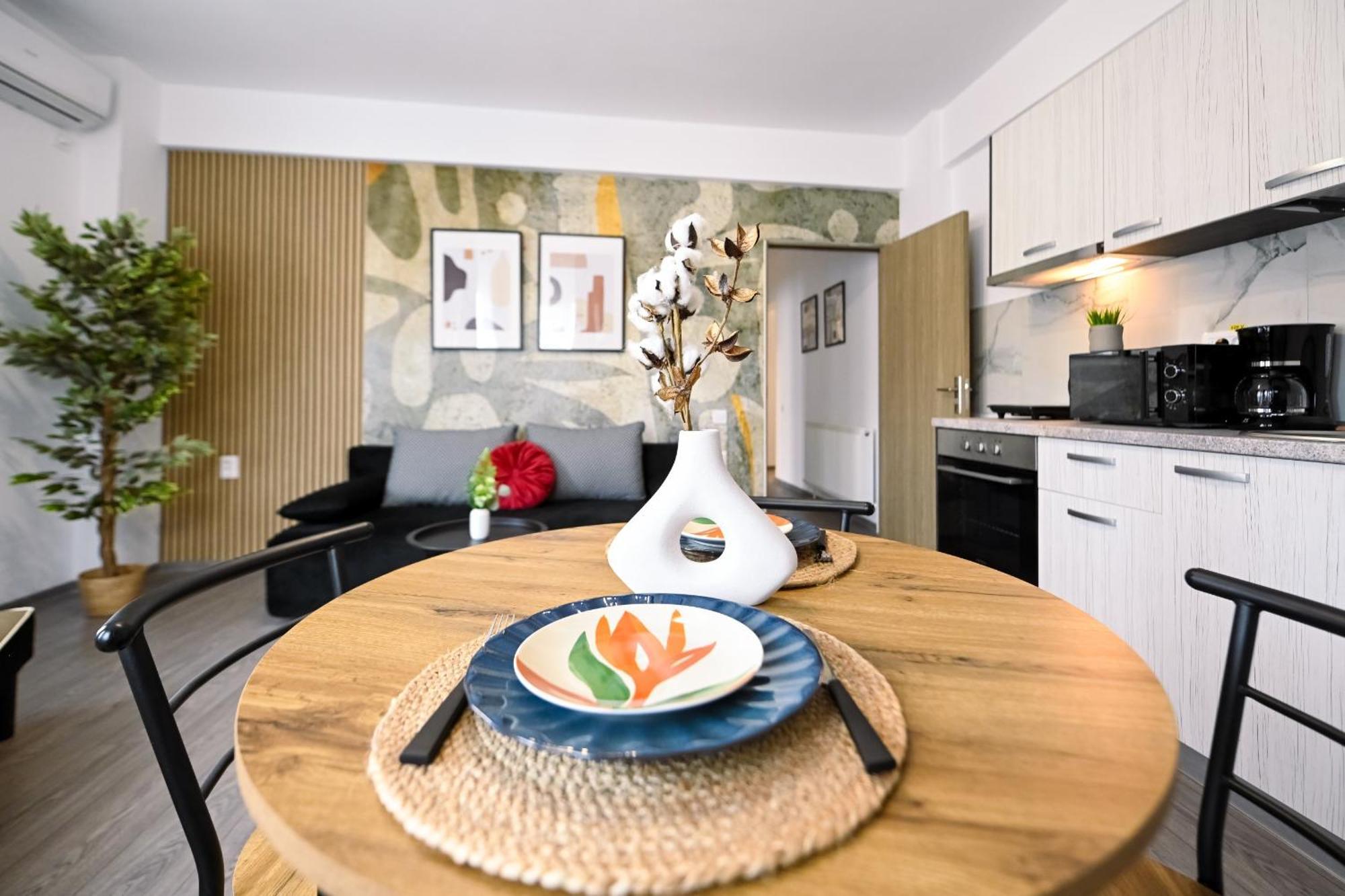 Old Town Charm - Modern & Comfortable Accommodation In The Heart Of The City Bukareszt Zewnętrze zdjęcie