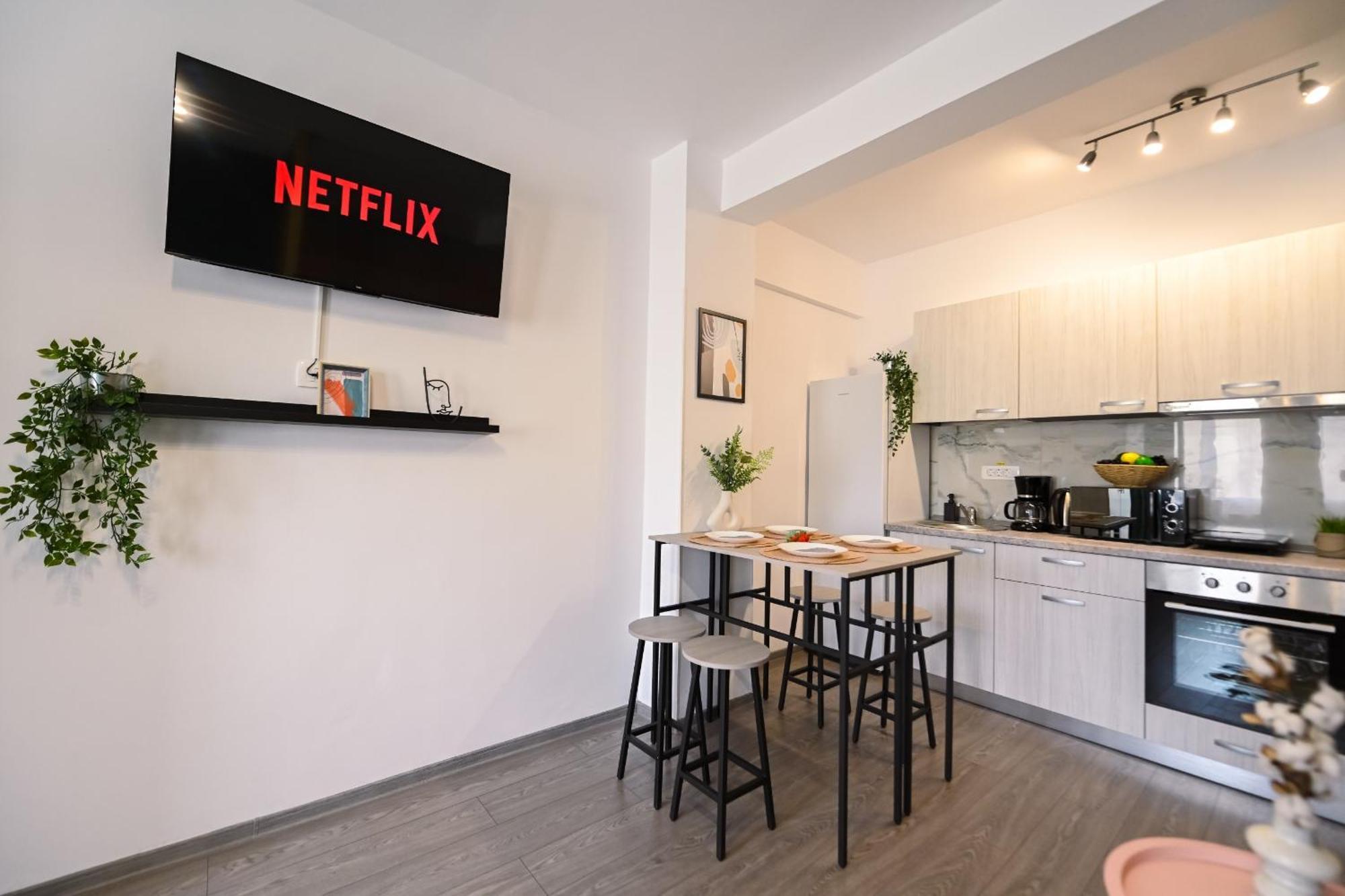 Old Town Charm - Modern & Comfortable Accommodation In The Heart Of The City Bukareszt Zewnętrze zdjęcie